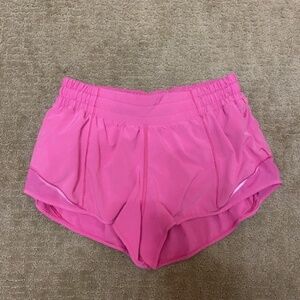 Lululemon Hottie Hot 2.5" Low Rise Sonic Pink Shorts Size 6